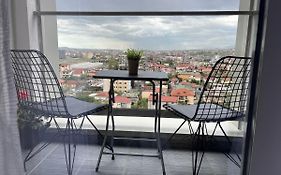 Comfy Nest Apartment- Free Parking